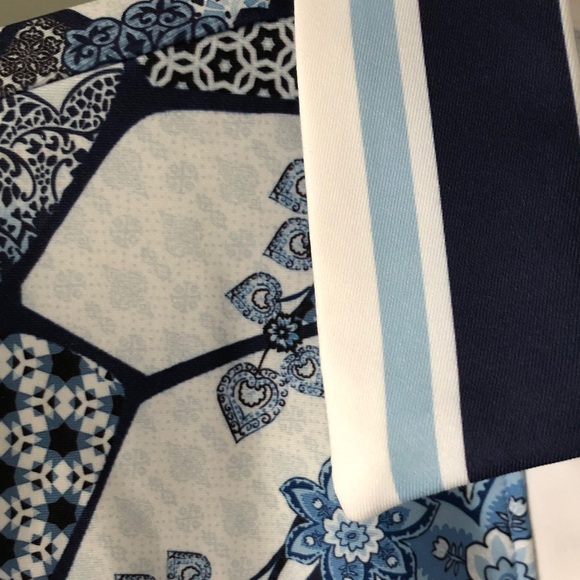 Johnny Was Blue and White Mosaic Floral polo tank moonlight glass Athleisure XL - Picture 9 of 14